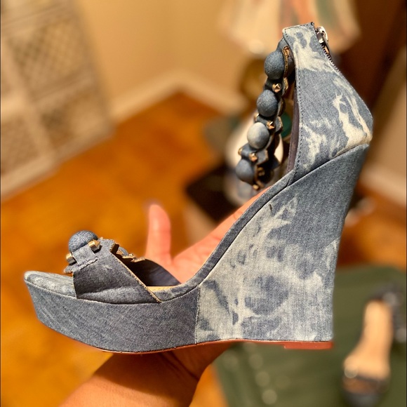 NWOT Denim wedge heels with beads - Picture 8 of 11